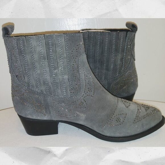 TR Very Volatile Suede embellished - NWOB - Picture 3 of 8
